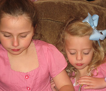 Sarah and Lilly using Sarah's computer - Thanksgiving