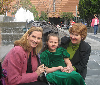 Mom, Sarah and Grandma in front of the<br>Museum of Modern Art